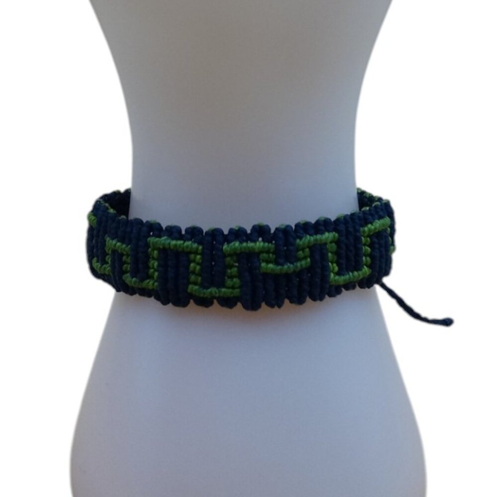 Unisex Woven Macramé Thread Bracelet Labyrinth Design Andean Crafts
